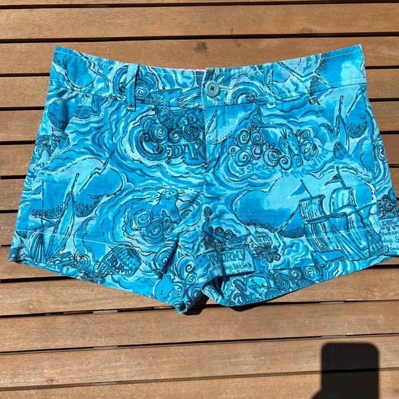 Lilly Pulitzer Dark and Stormy Shorts 4 - Picture 3 of 4